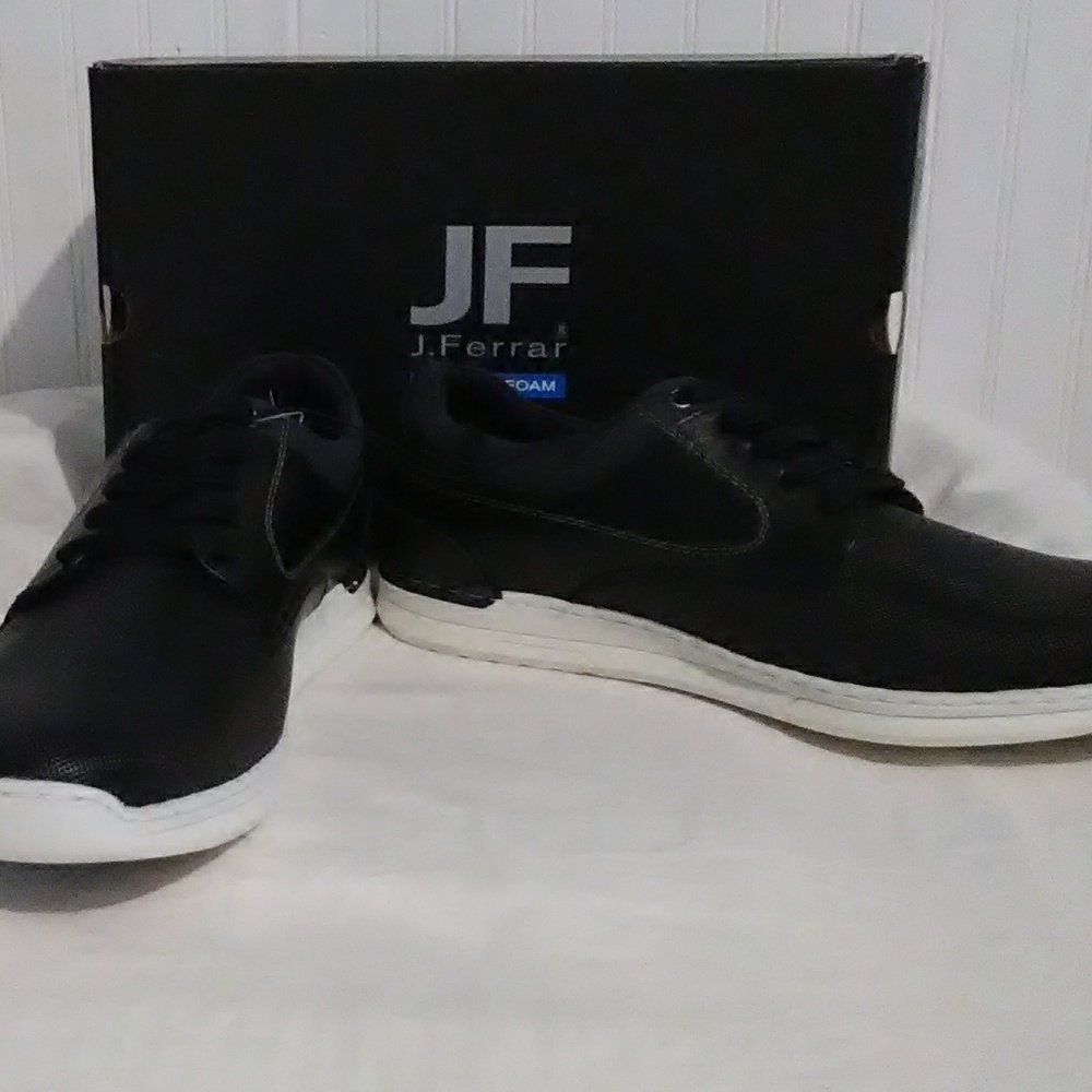 FINAL SALE NWT J. Ferrar Memory Foam Shoes. 9.5 - Picture 2 of 8